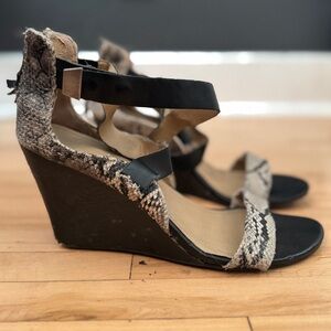 Kenneth Cole Reaction Black and Tan Wedges